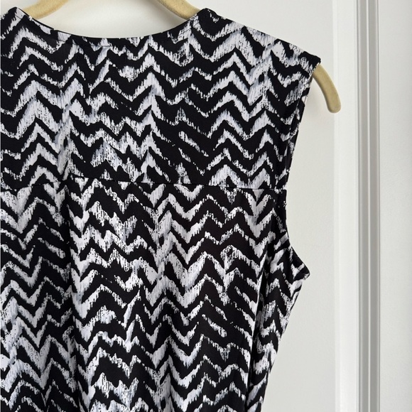 Venus Sleeveless Shorts Romper with Pockets Black White Chevron Resortwear XS - Picture 9 of 12